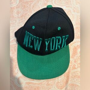 Mirae Black and Green Cap with New York Embroidery Men’s cap in excellent